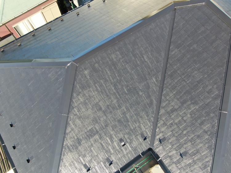 上尾市屋根塗装後艶があり太陽光を反射メーカー保証12年