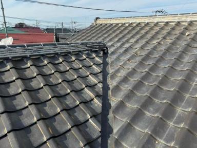 雨漏り改善工事~瓦屋根谷板金交換・軒天張替え~|上尾市|